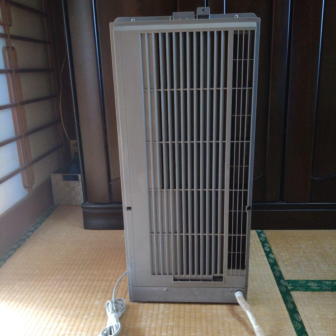 Haierの21年製窓型クーラーです。