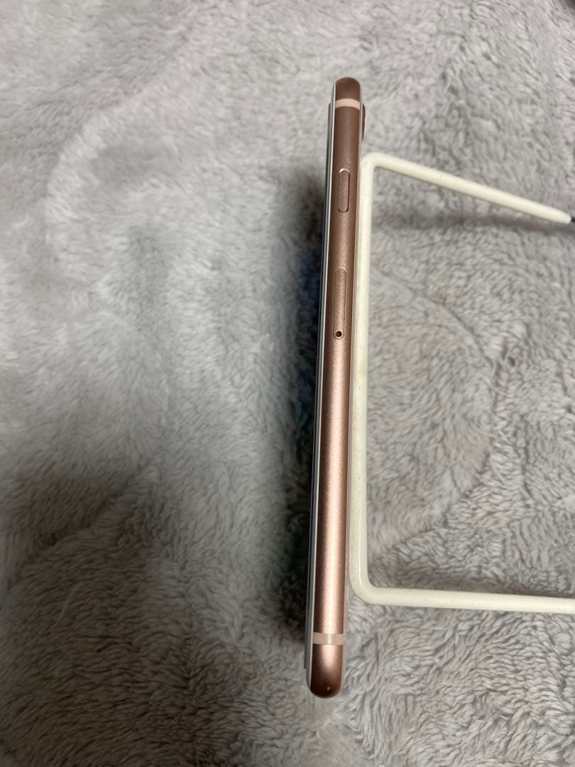 美品iPhone ８ピンクゴールド 本体SIMフリー