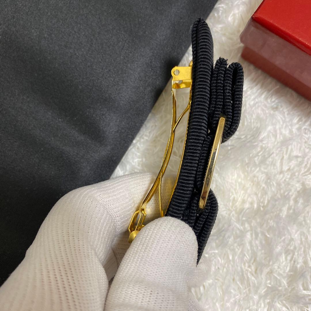 フェラガモ　バレッタ　美品　ヴァラリボン　金具　お洒落　箱付き