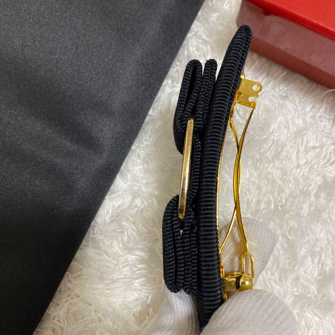 フェラガモ　バレッタ　美品　ヴァラリボン　金具　お洒落　箱付き