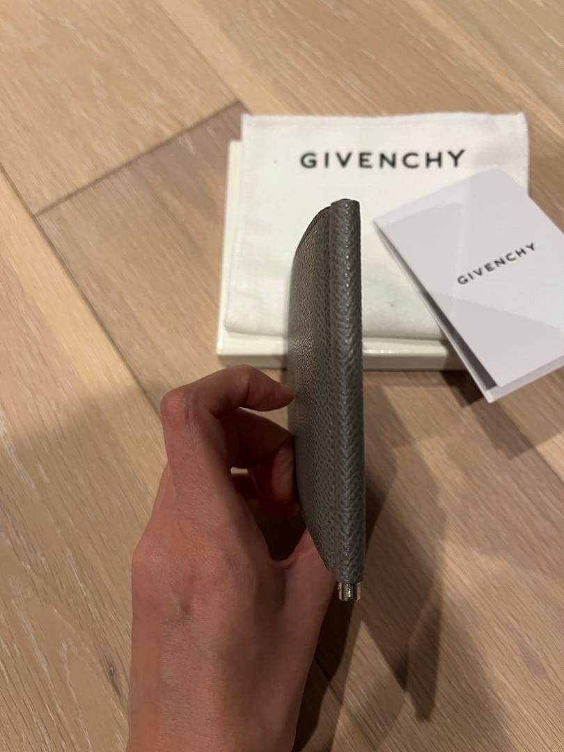 セール【未使用】GIVENCHY レザー マネークリップ