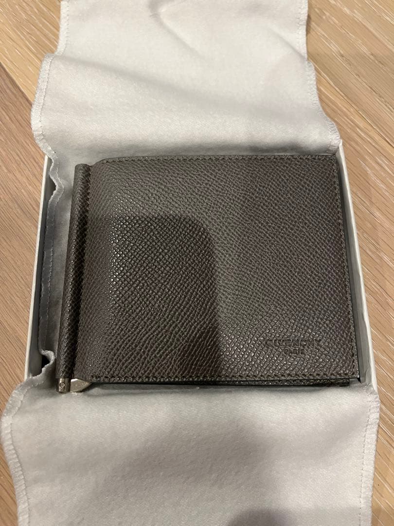 セール【未使用】GIVENCHY レザー マネークリップ