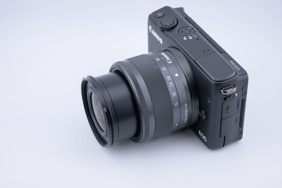 デジタルカメラ Canon EOS M10 + EF-M 15-45mm