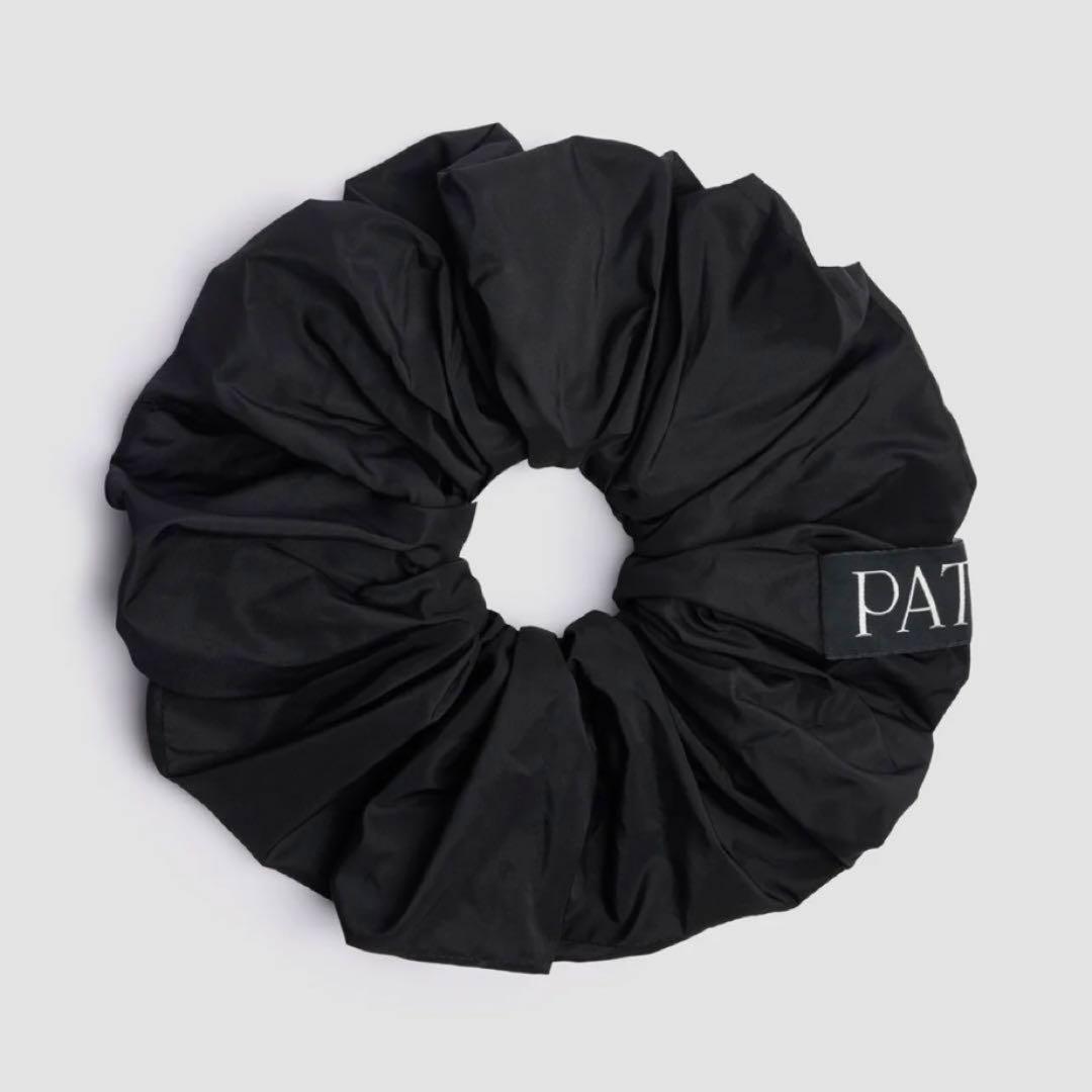 新品タグ付き PATOU シュシュ　ラージ　現行品