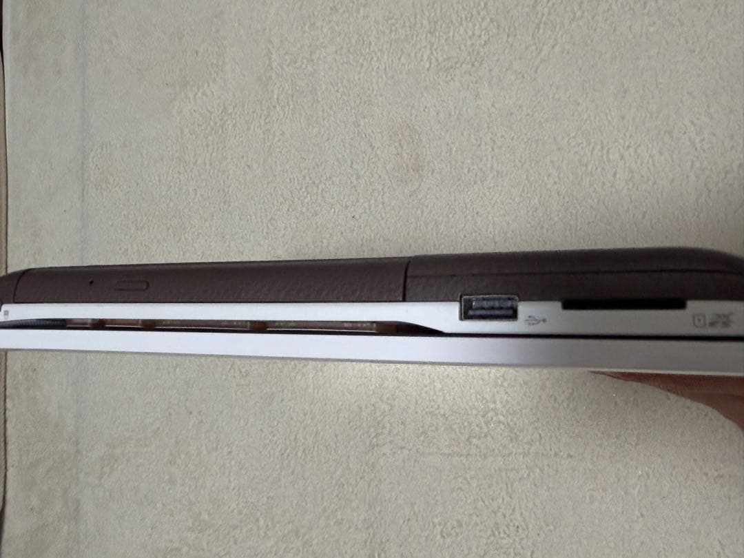 富士通 LIFEBOOK AH53/D1 FMVA53D1 8GB/1TB