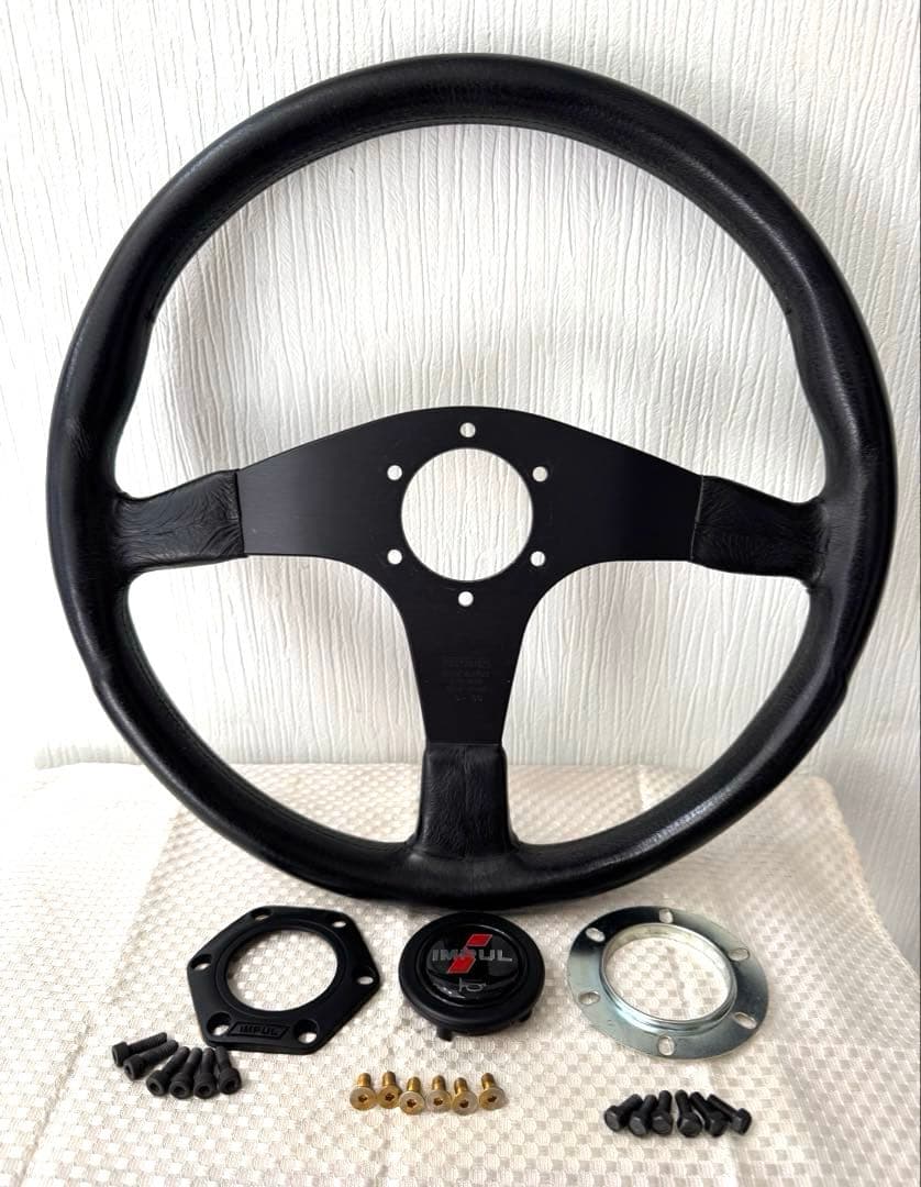IMPUL ステアリング　913 Special 【MOMO】　正規品