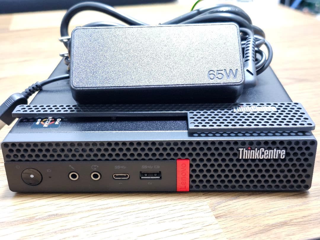 Lenovo ThinkCentre M75q-1 Tiny 小型PC