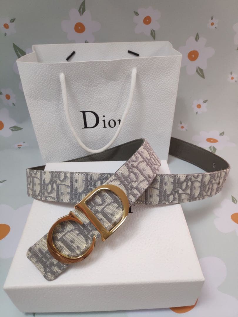 クリスチャンディオール　レザーベルト グレ/金色バックル　95cm　超美品