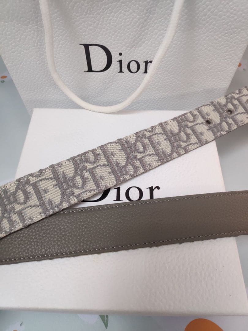 クリスチャンディオール　レザーベルト グレ/金色バックル　95cm　超美品