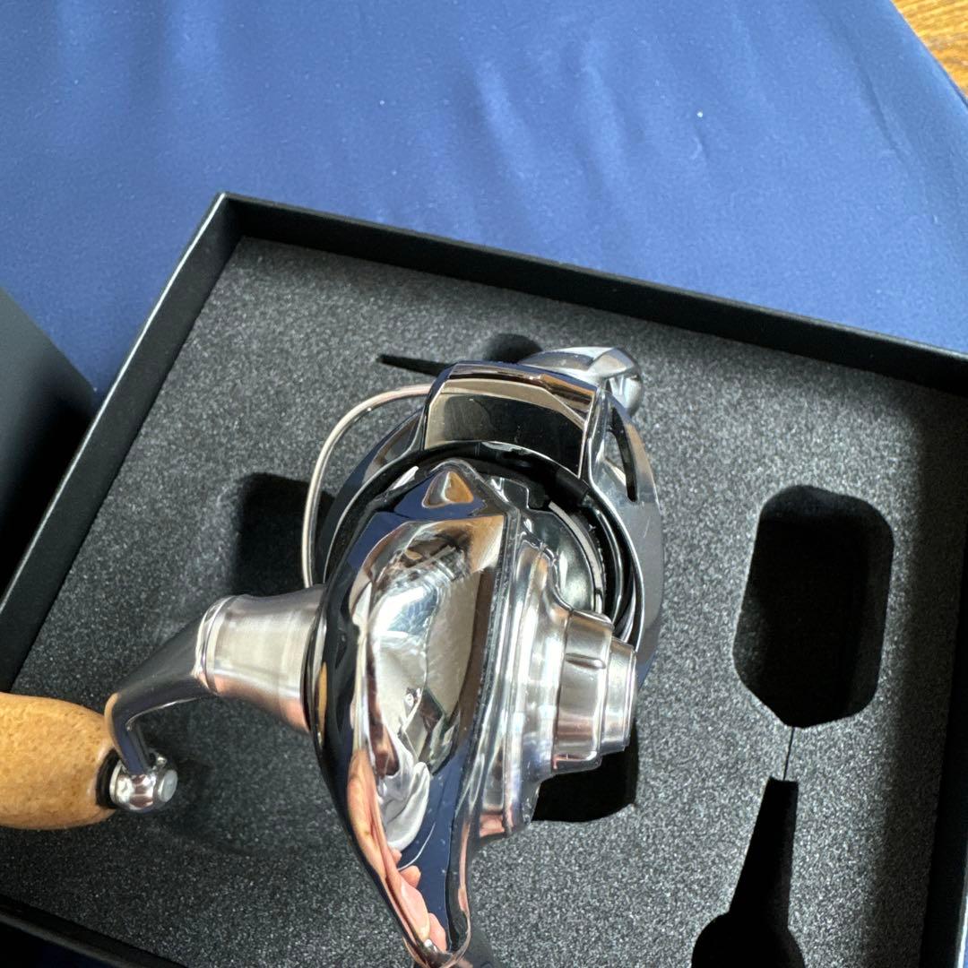 ダイワ　22イグジスト　LT2000S-P RCSコルクノブ