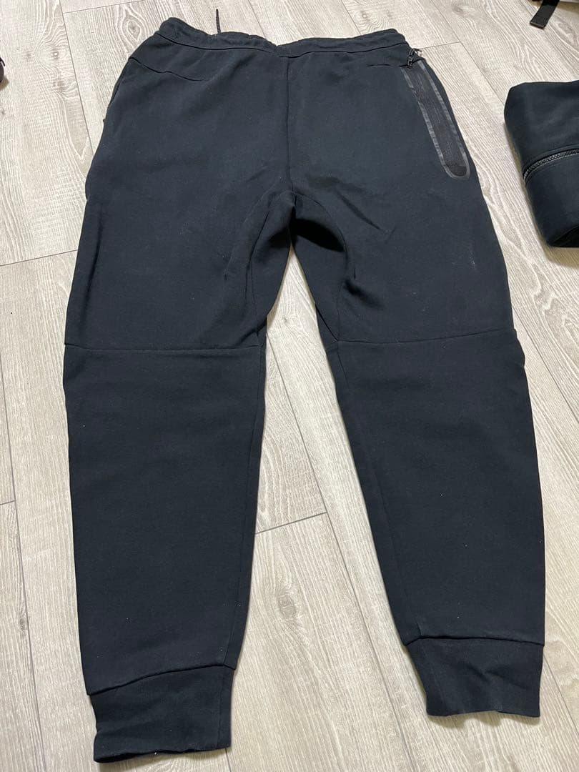 NIKEテックフリース黒 廃盤 上M下L