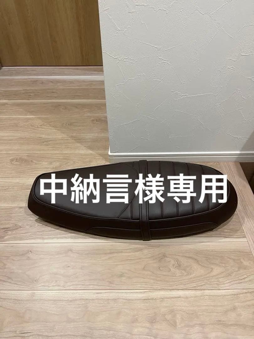 ボンネビルt120 純正シート　2025年式