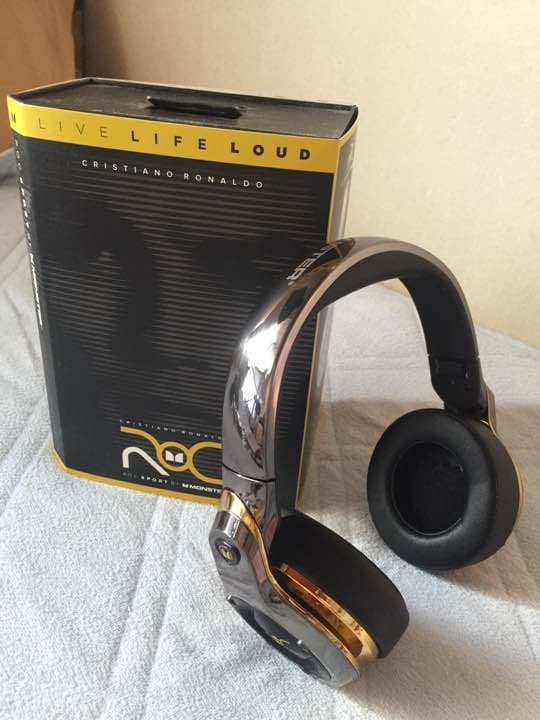 【モンスター社:オーバーイヤーヘッドホン】クリスティアーノ・ロナウド監修