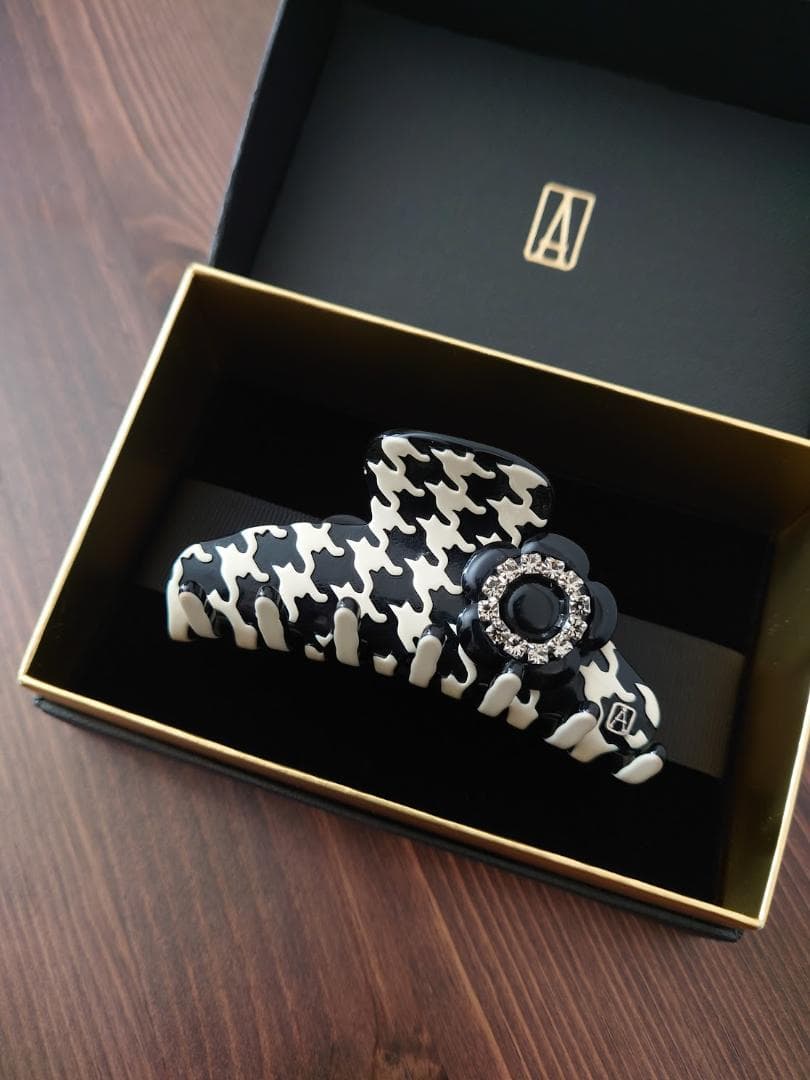 美品 アレクサンドルドゥパリ スワロフスキー ハウンドトゥース