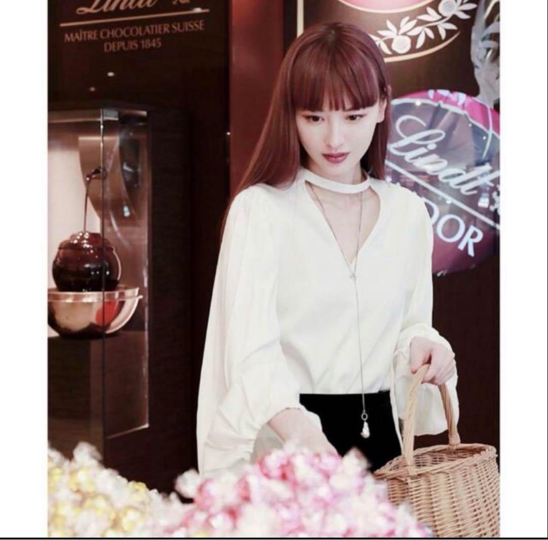 ラウタシー　ホワイトチョーカーネックバルーンスリーブブラウスボディスーツ