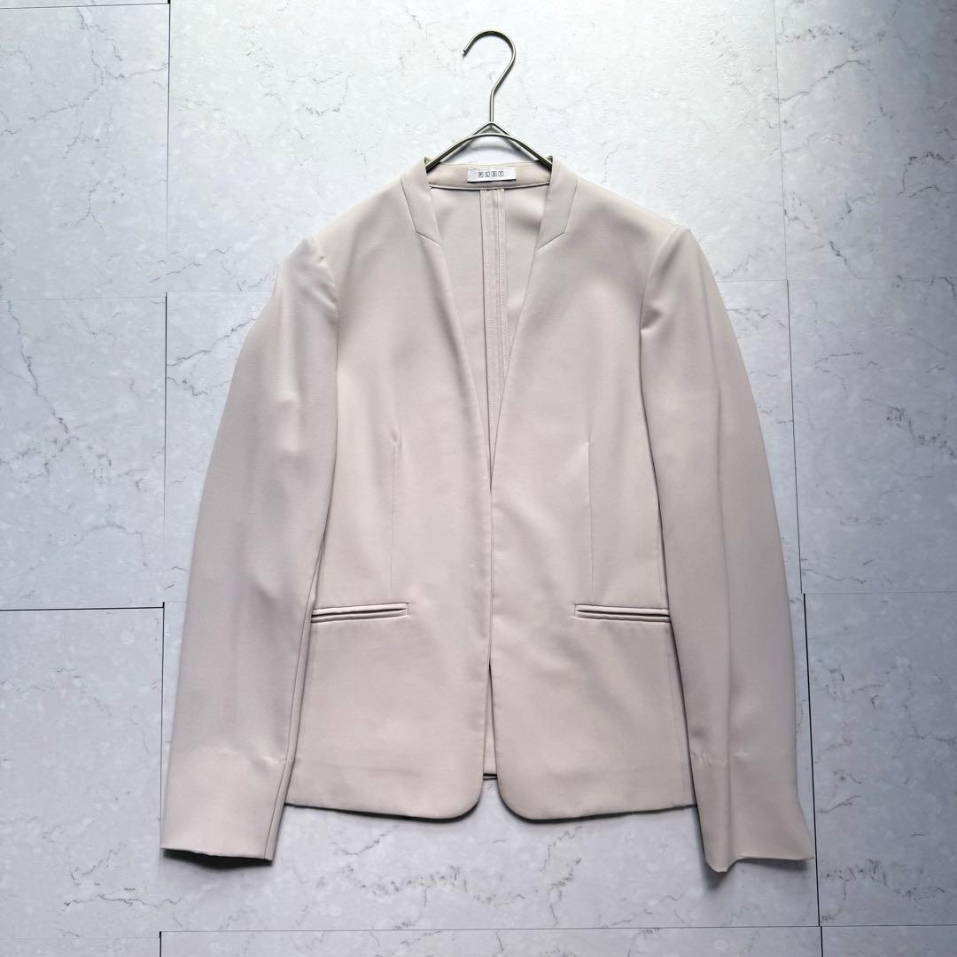美品 プラステ スーツ セットアップ ノーカラージャケット パンツ S ベージュ