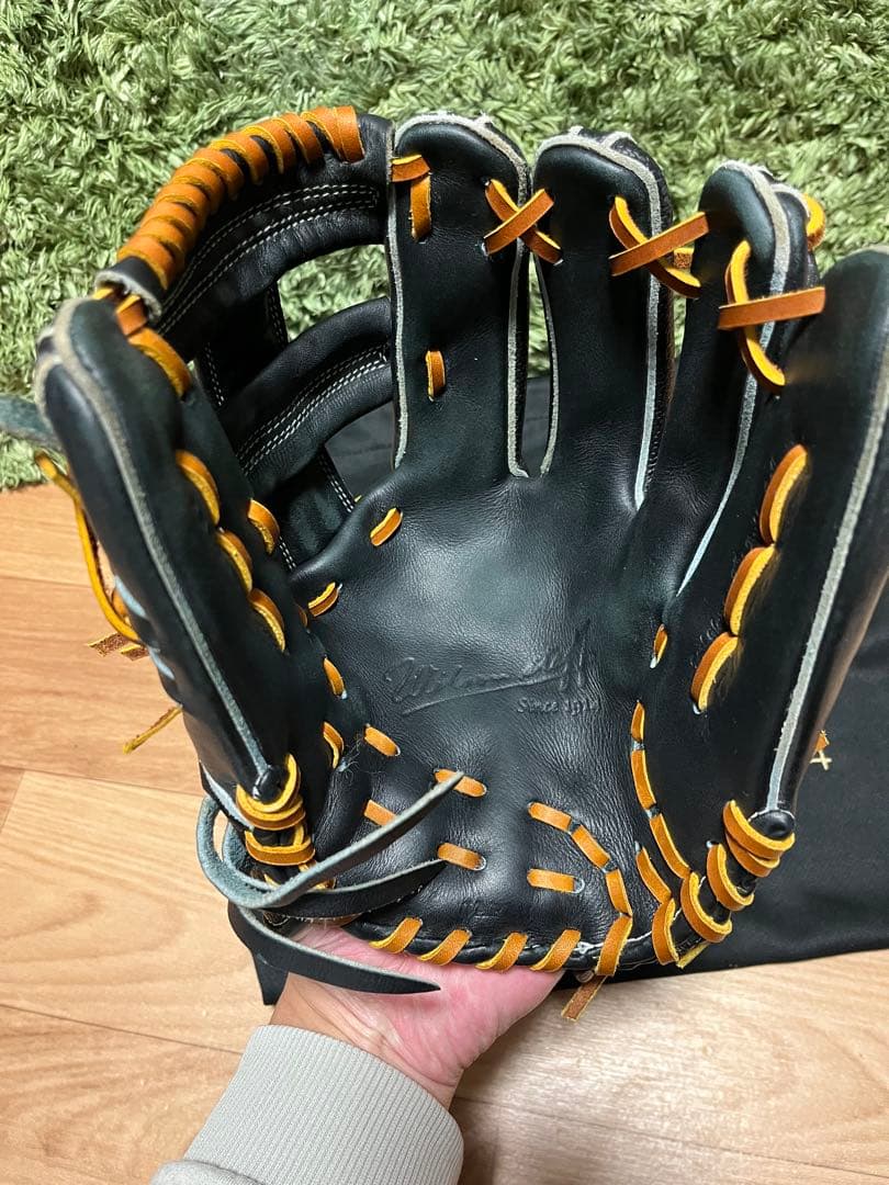 ウィルソンスタッフ デュアル 軟式内野手用外崎モデル ブラックSS×メタリック