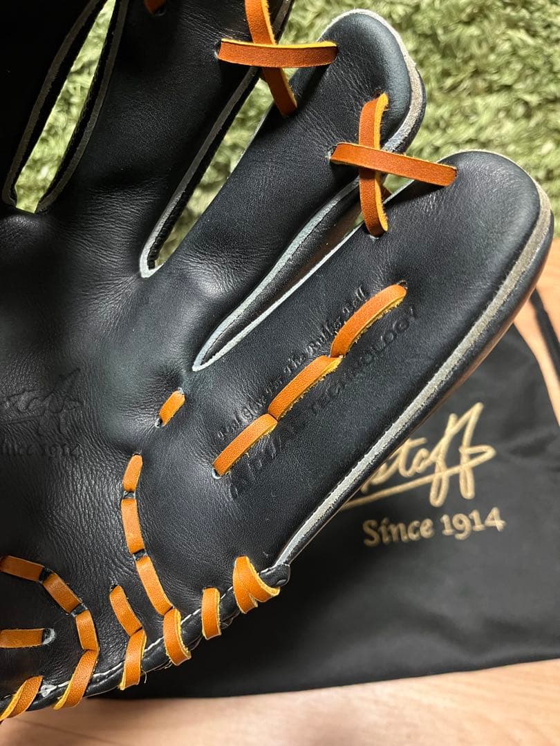 ウィルソンスタッフ デュアル 軟式内野手用外崎モデル ブラックSS×メタリック