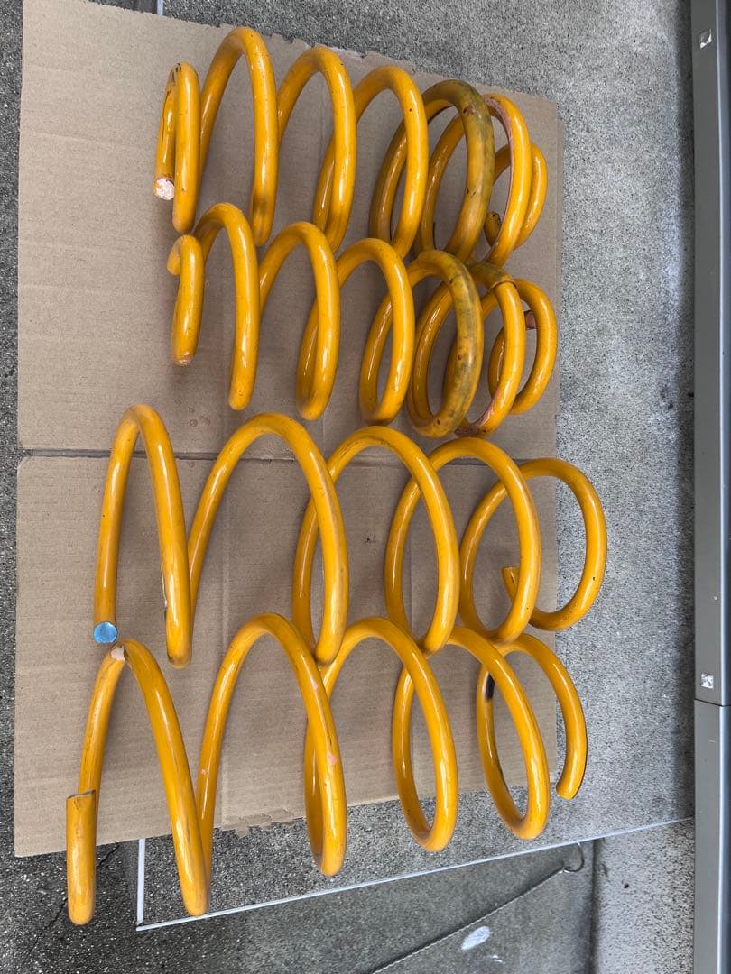 【モデリスタ】ヴォクシー/ノア80系 ローダウンスプリングD2480-44010