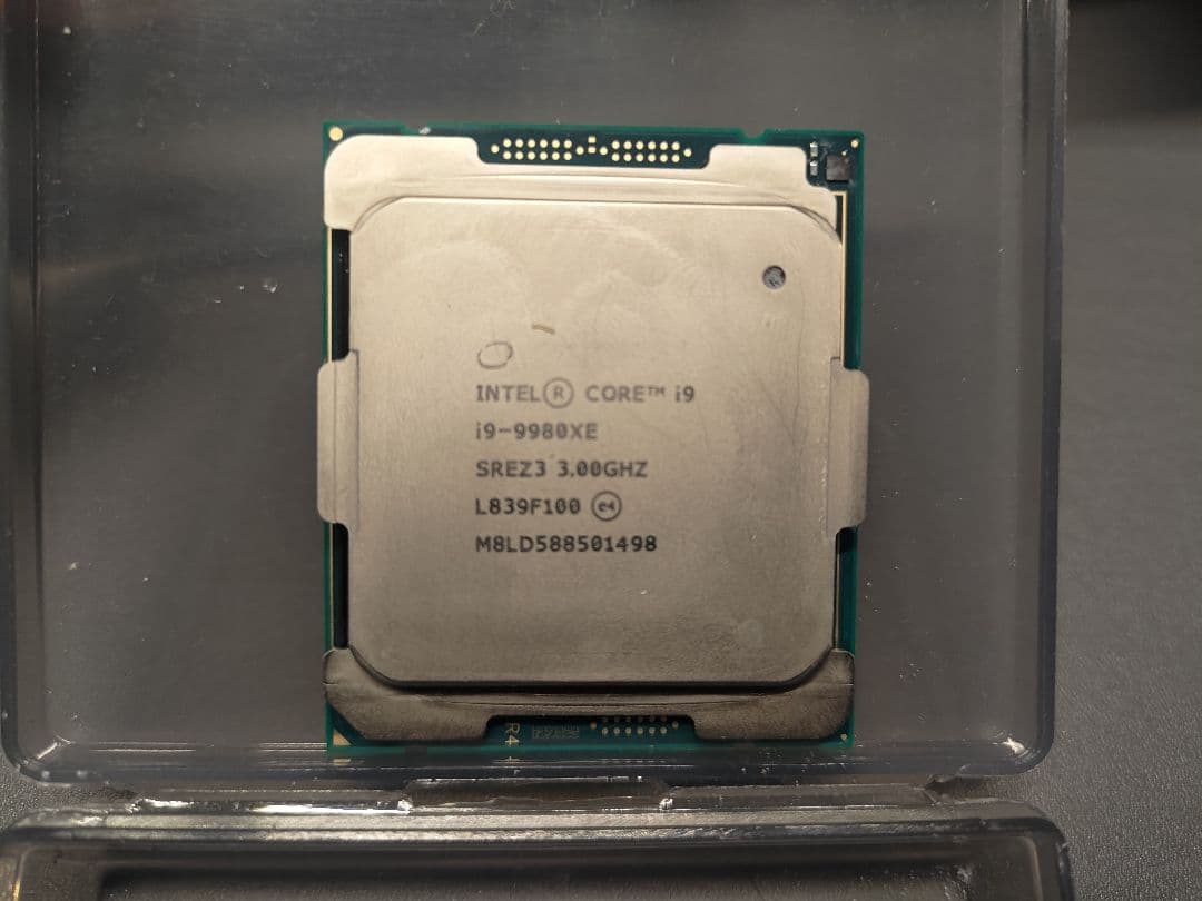 CPU Intel Core i9-9980XE 3.00GHz CPU