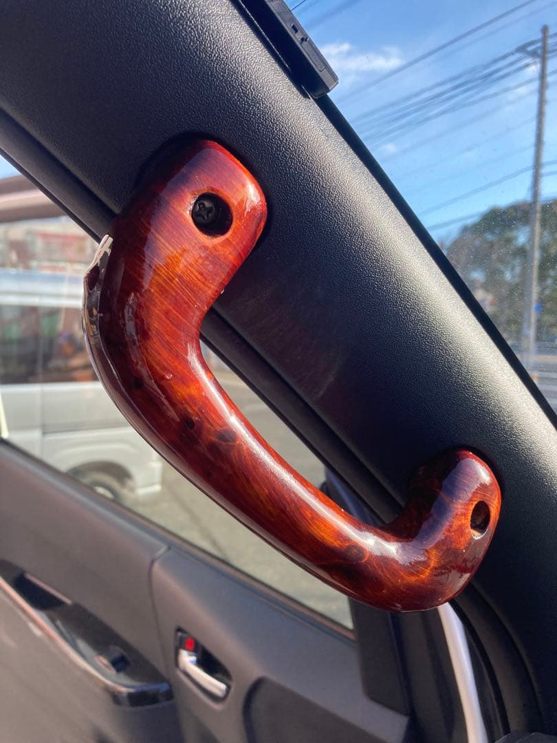 木製アシストグリップ　レジン仕上げ　200系ハイエースAピラー　ルーフグリップ用