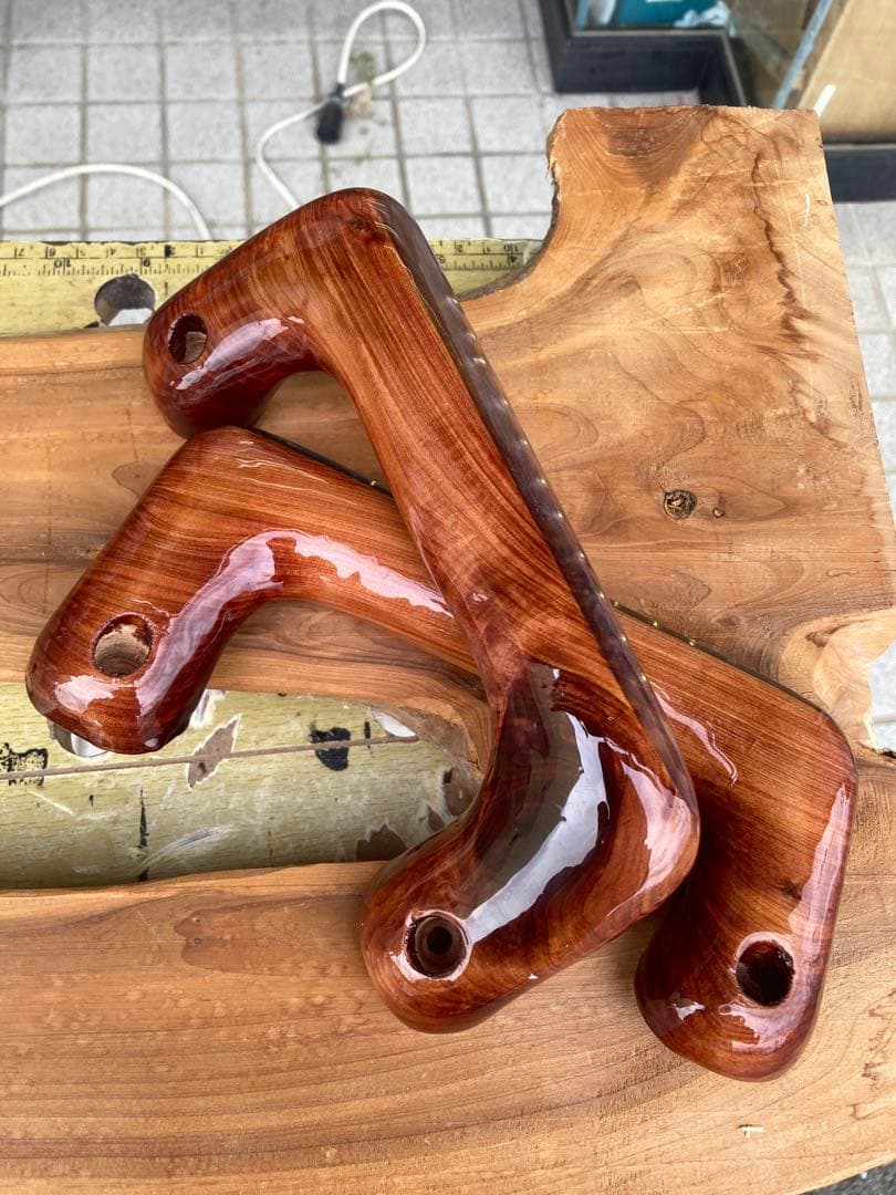 木製アシストグリップ　レジン仕上げ　200系ハイエースAピラー　ルーフグリップ用