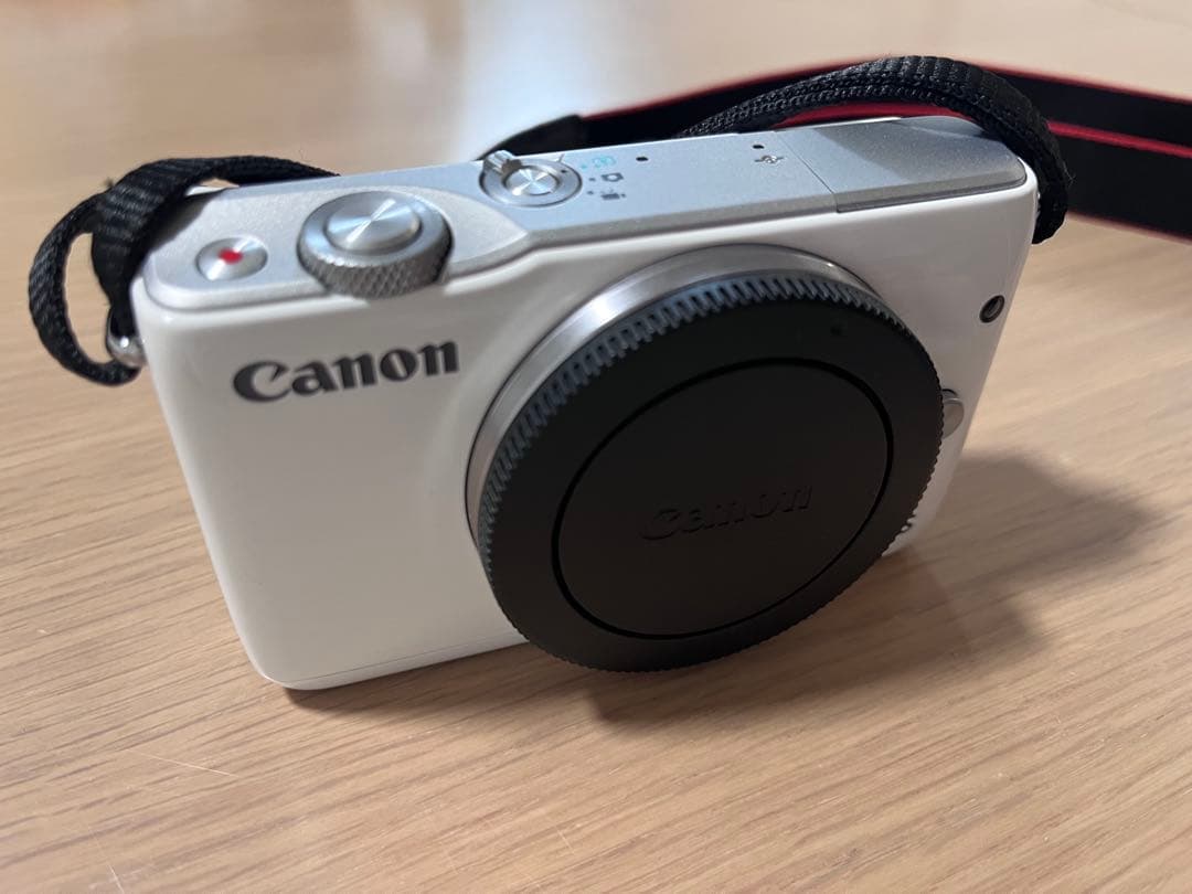 Canon EOS M10 ホワイト　ミラーレス一眼