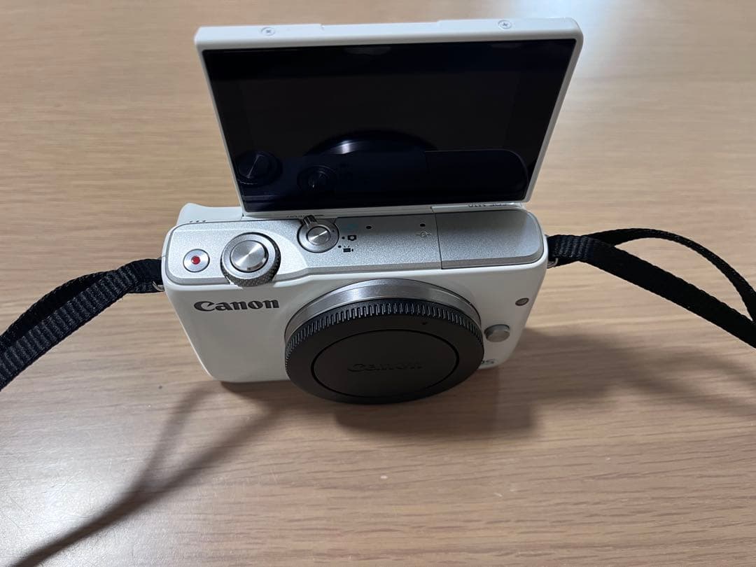 Canon EOS M10 ホワイト　ミラーレス一眼