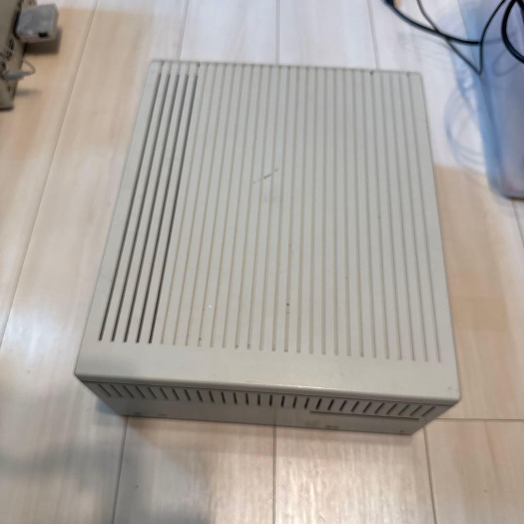 Apple Macintosh Quadra 700 本体＋VGA変換アダプター