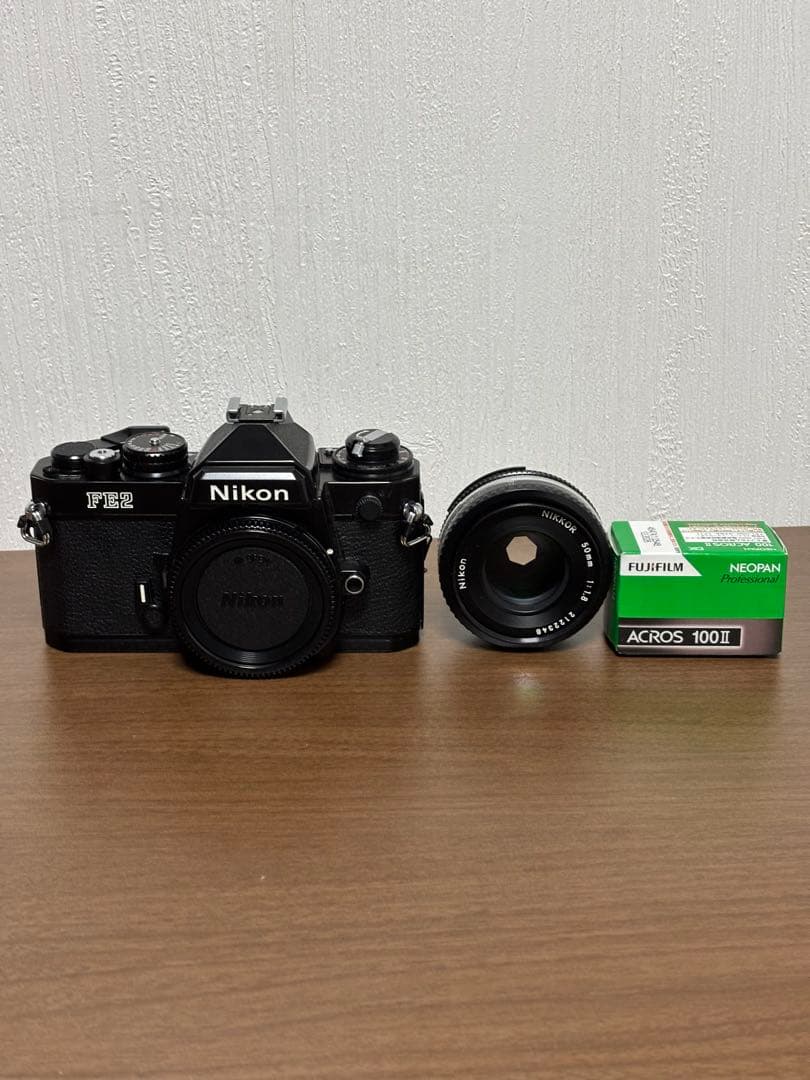 Nikon FE2 一眼レフカメラ + Nikkor 50mmレンズ