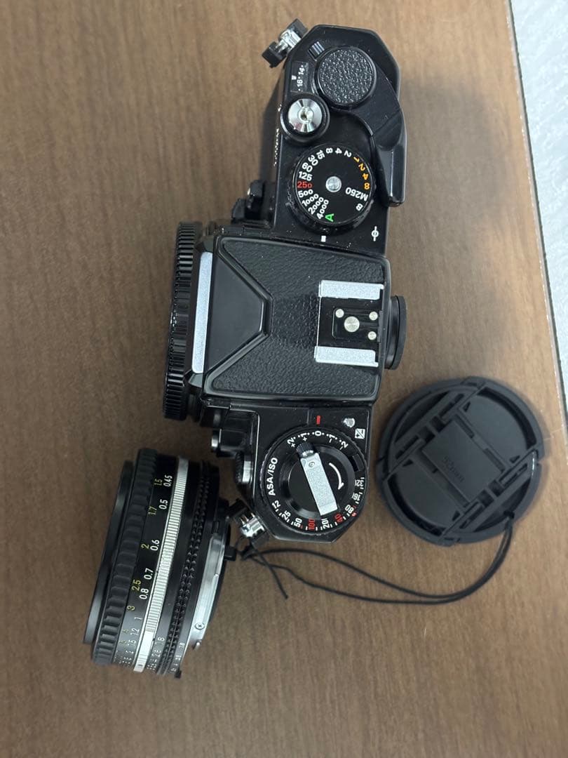Nikon FE2 一眼レフカメラ + Nikkor 50mmレンズ