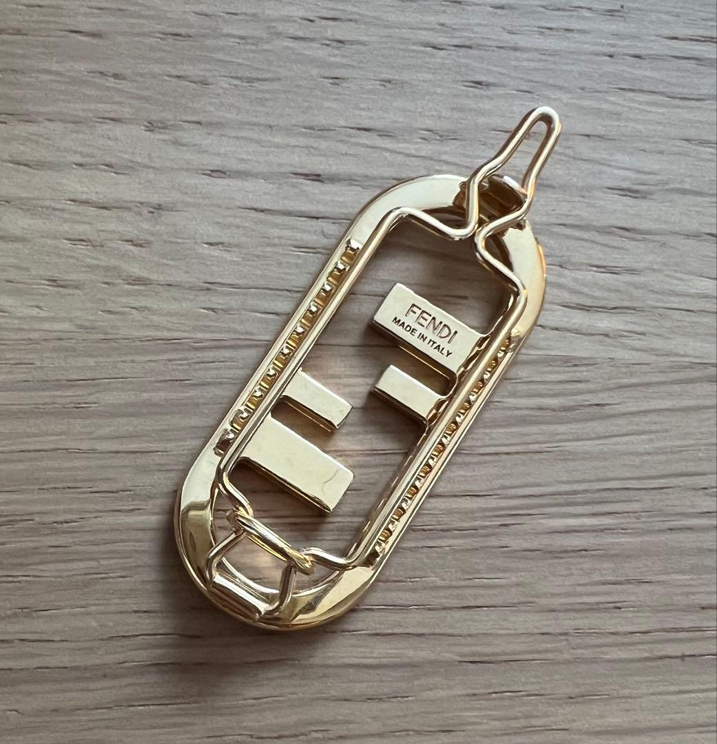 FENDI オーロック　ヘアクリップ　ゴールド