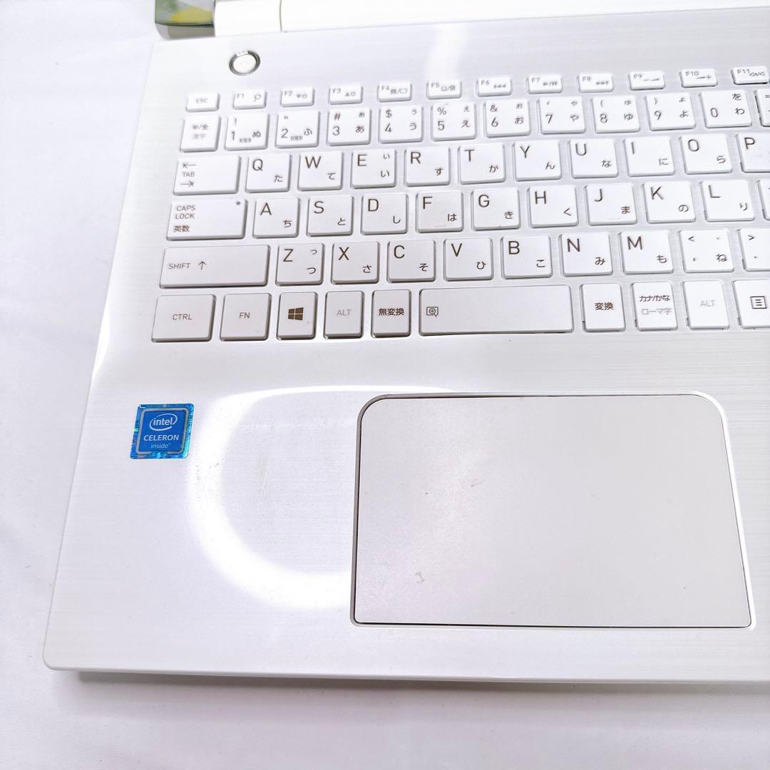 ホワイト可愛い❤️薄型ノートパソコン❤️届いたらすぐ使える❤️Windows11❤️