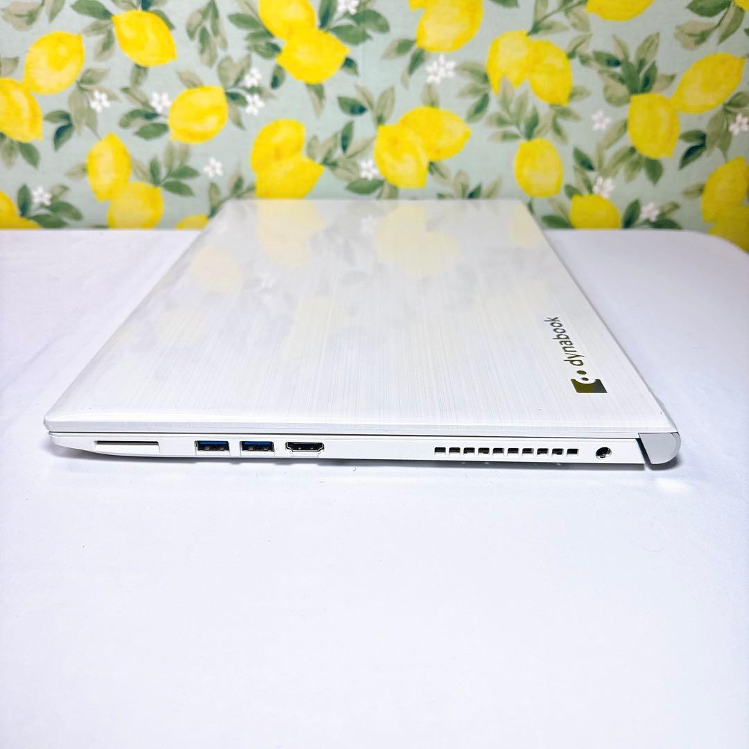 ホワイト可愛い❤️薄型ノートパソコン❤️届いたらすぐ使える❤️Windows11❤️