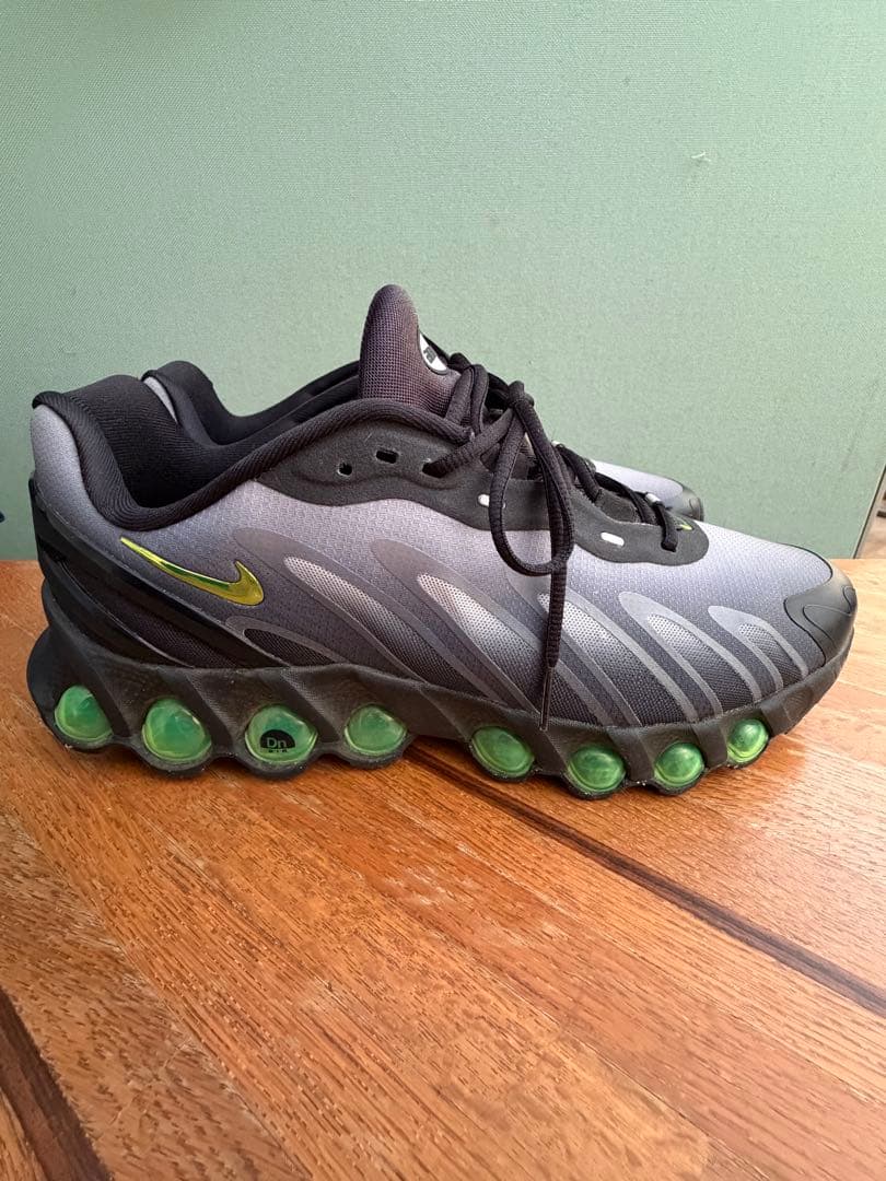 靴 Nike Air Max DN8