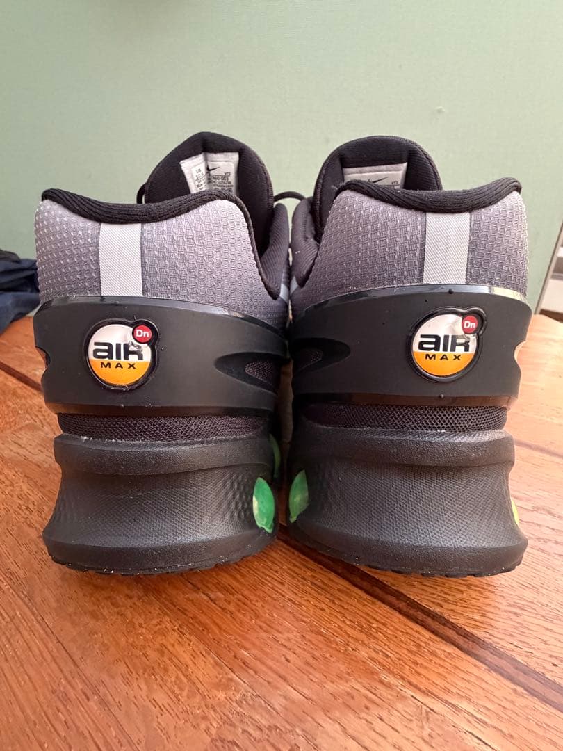 靴 Nike Air Max DN8