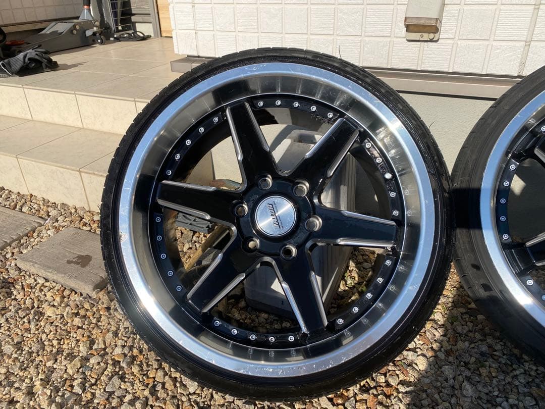 ※新年セール　ハイエース　19インチ　VALOR DCR①