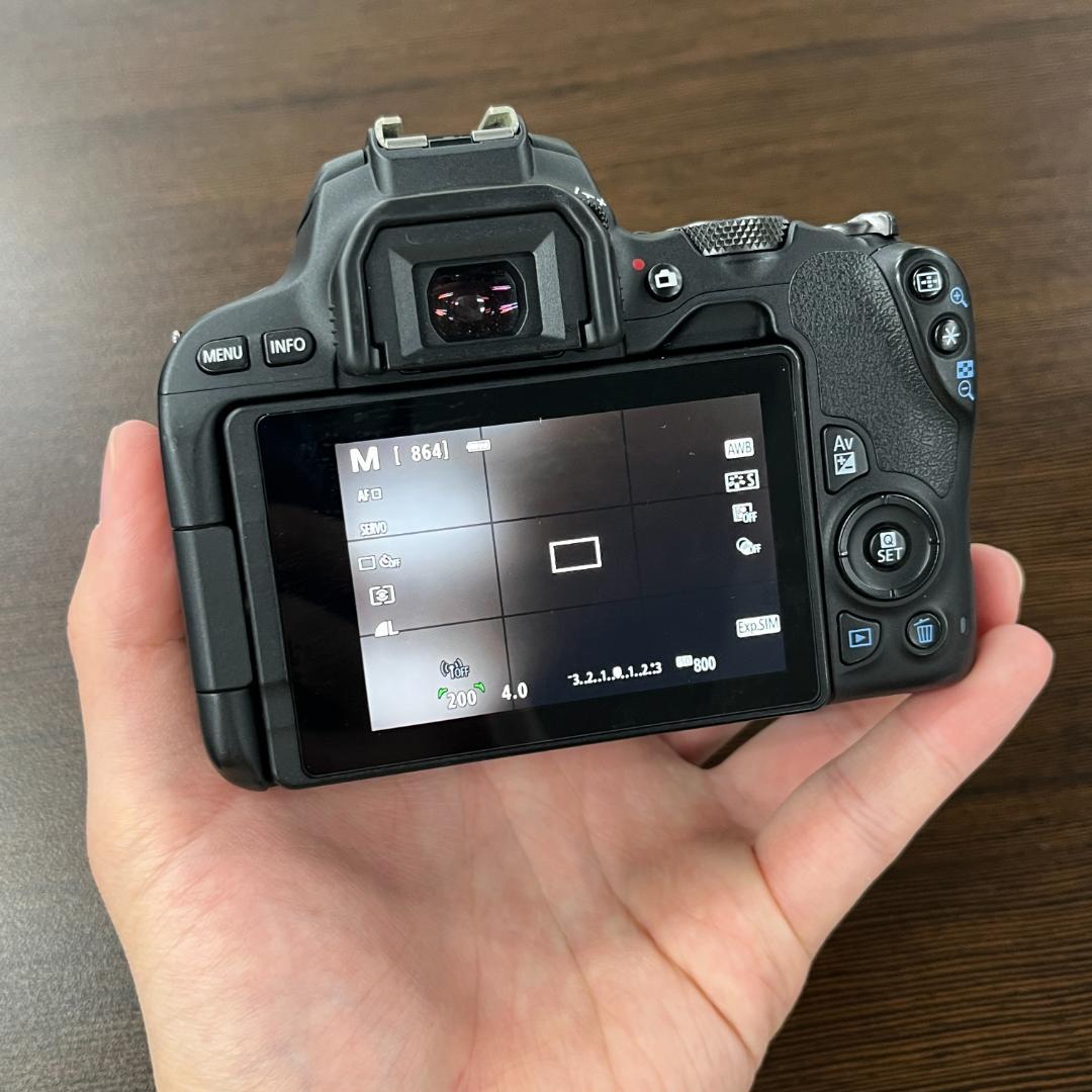 デジタルカメラ Canon EOS Kiss X9 + EF-S18-55mm,55-250mm