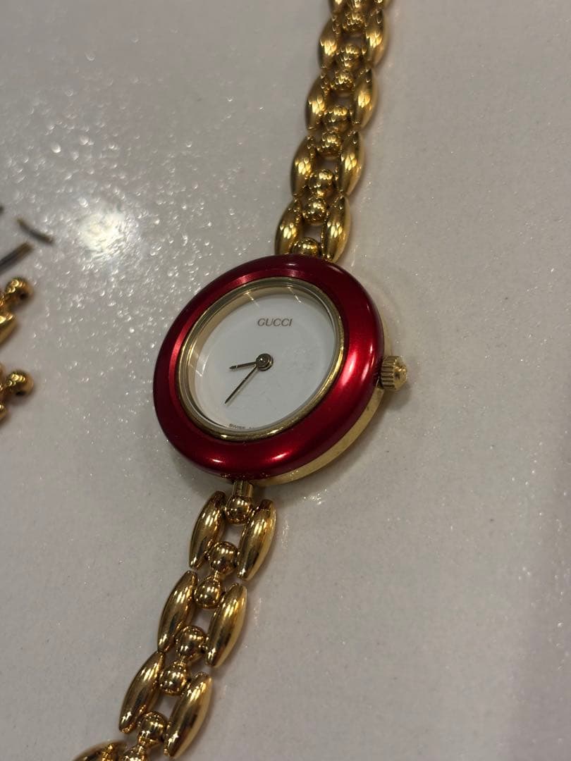 GUCCI 腕時計(クォーツ) 赤いベゼル