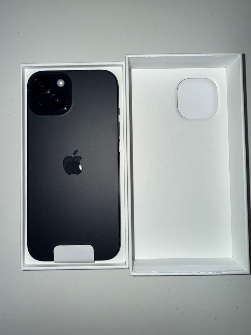 Apple iPhone 15 ブラック 未使用開封済み　値下げ中