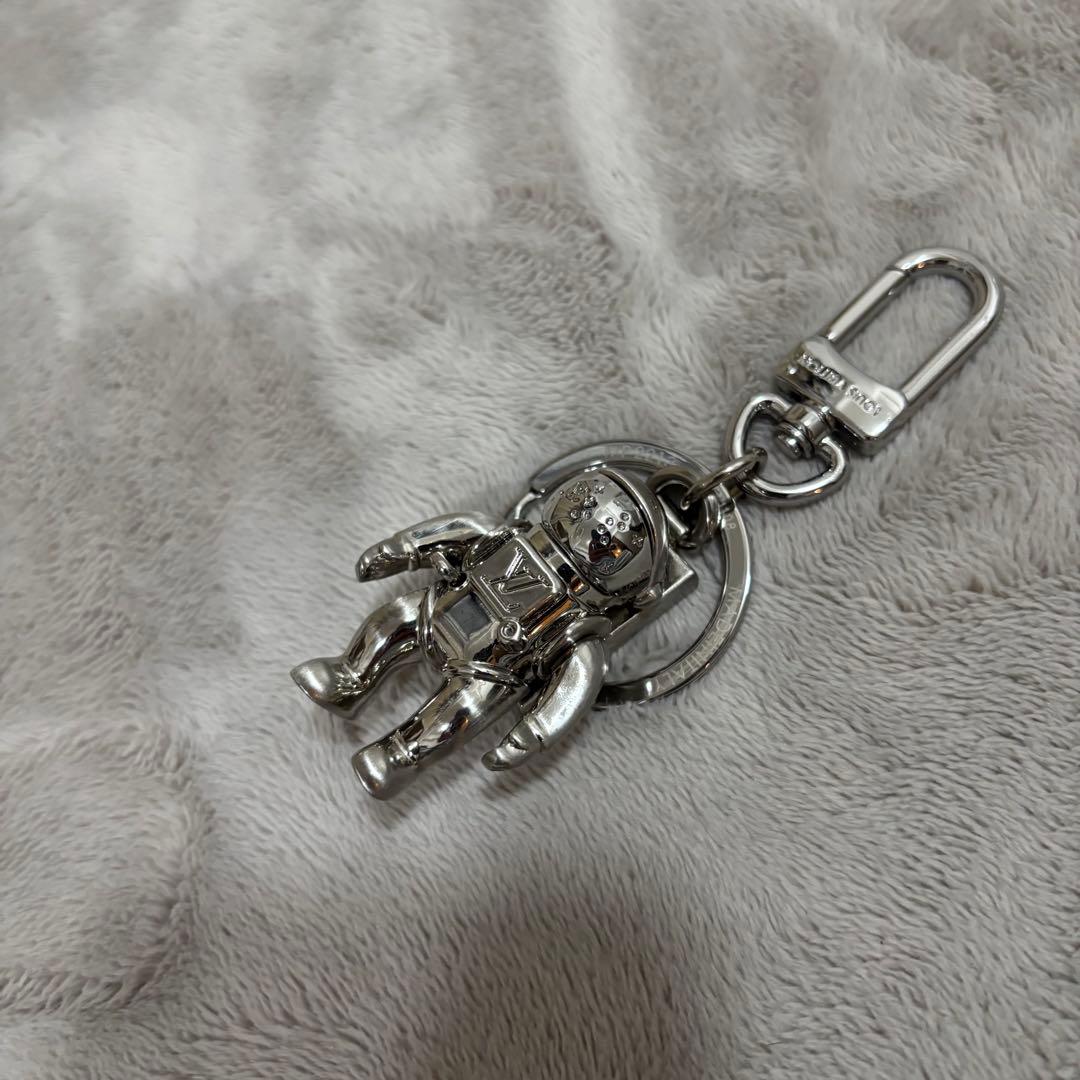 r*9様 Louis Vuitton 宇宙飛行士キーホルダー