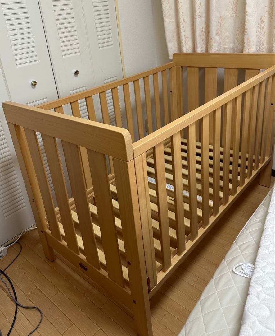 Boori ブーリ　ベビーベッド　（マットレス付き）