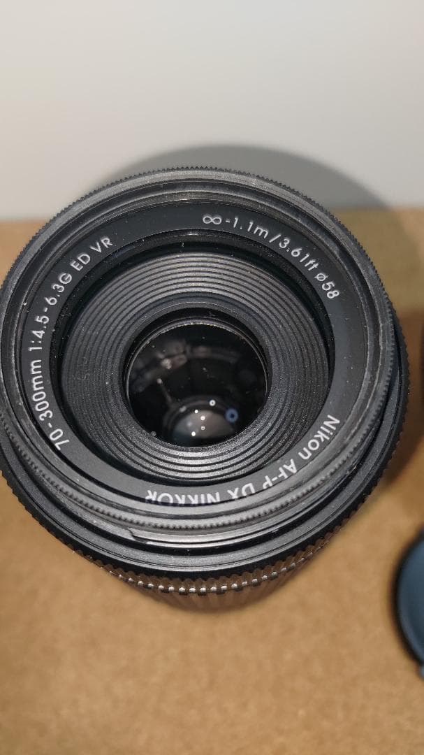 Nikon デジタル一眼レフカメラ D5600 ダブルズームキット、おまけ付