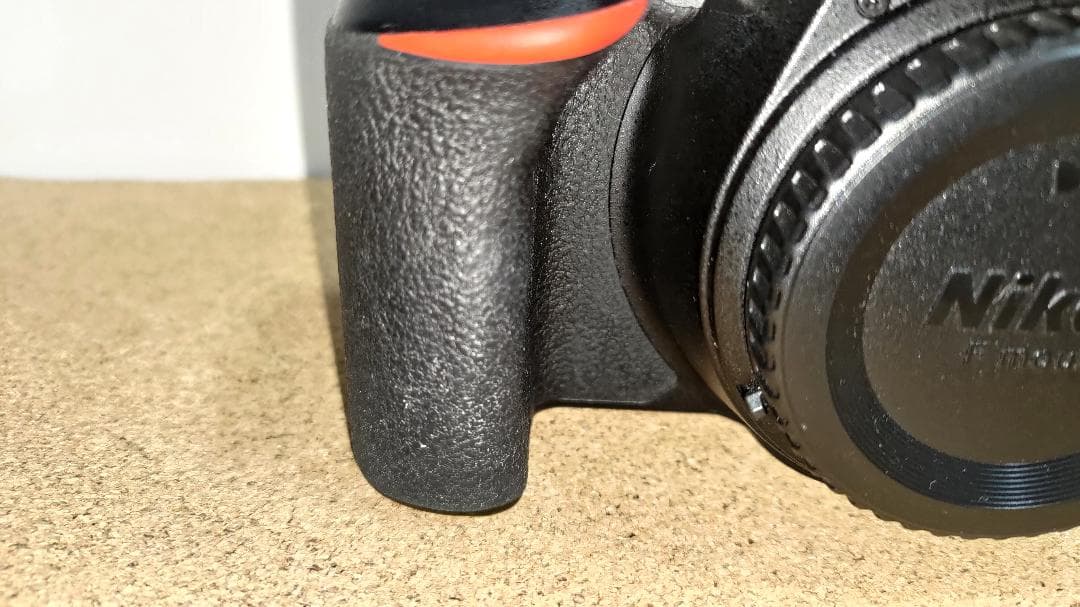 Nikon デジタル一眼レフカメラ D5600 ダブルズームキット、おまけ付