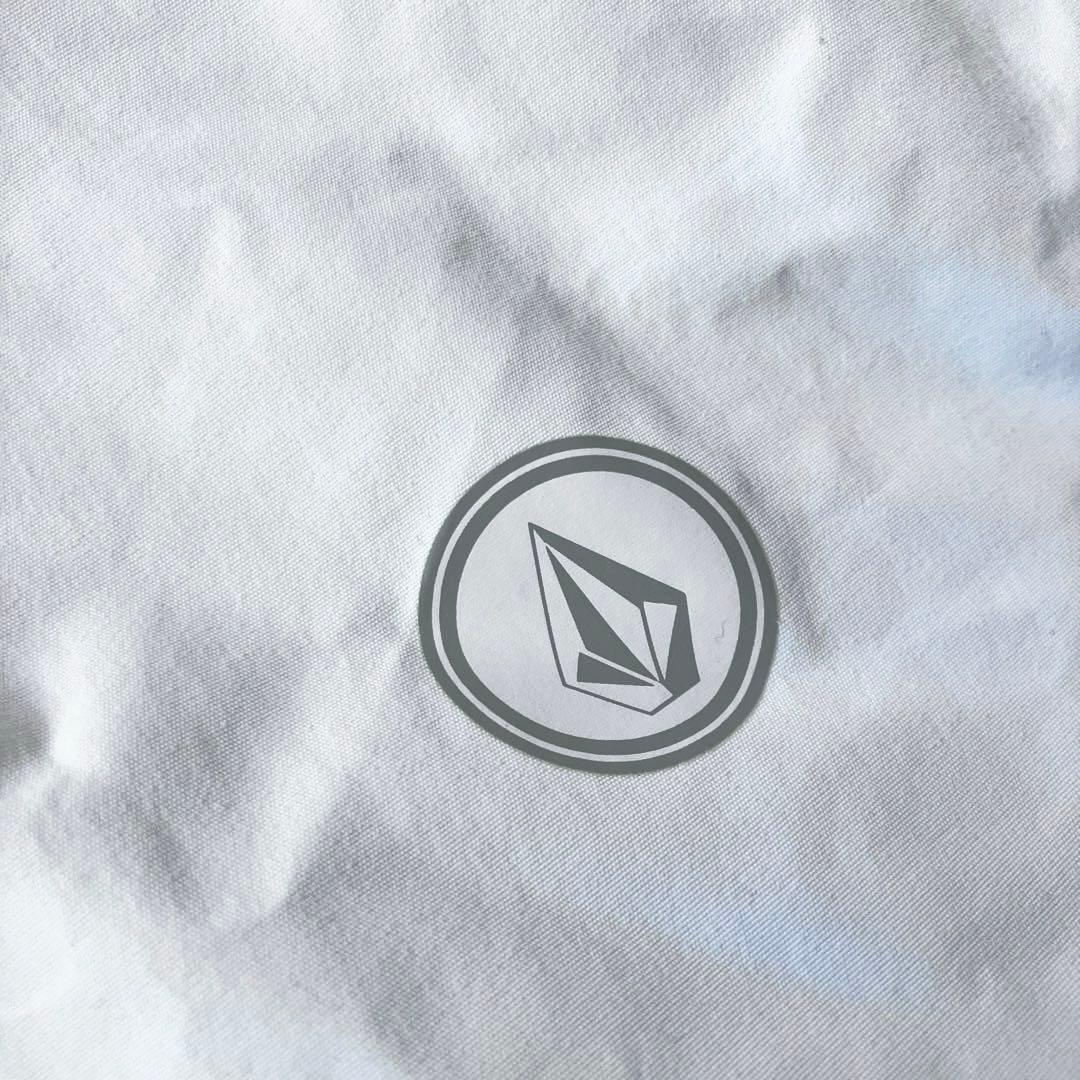 #4i✨VOLCOM ゴアテックス✨スノボウェア ジャケット メンズM 白