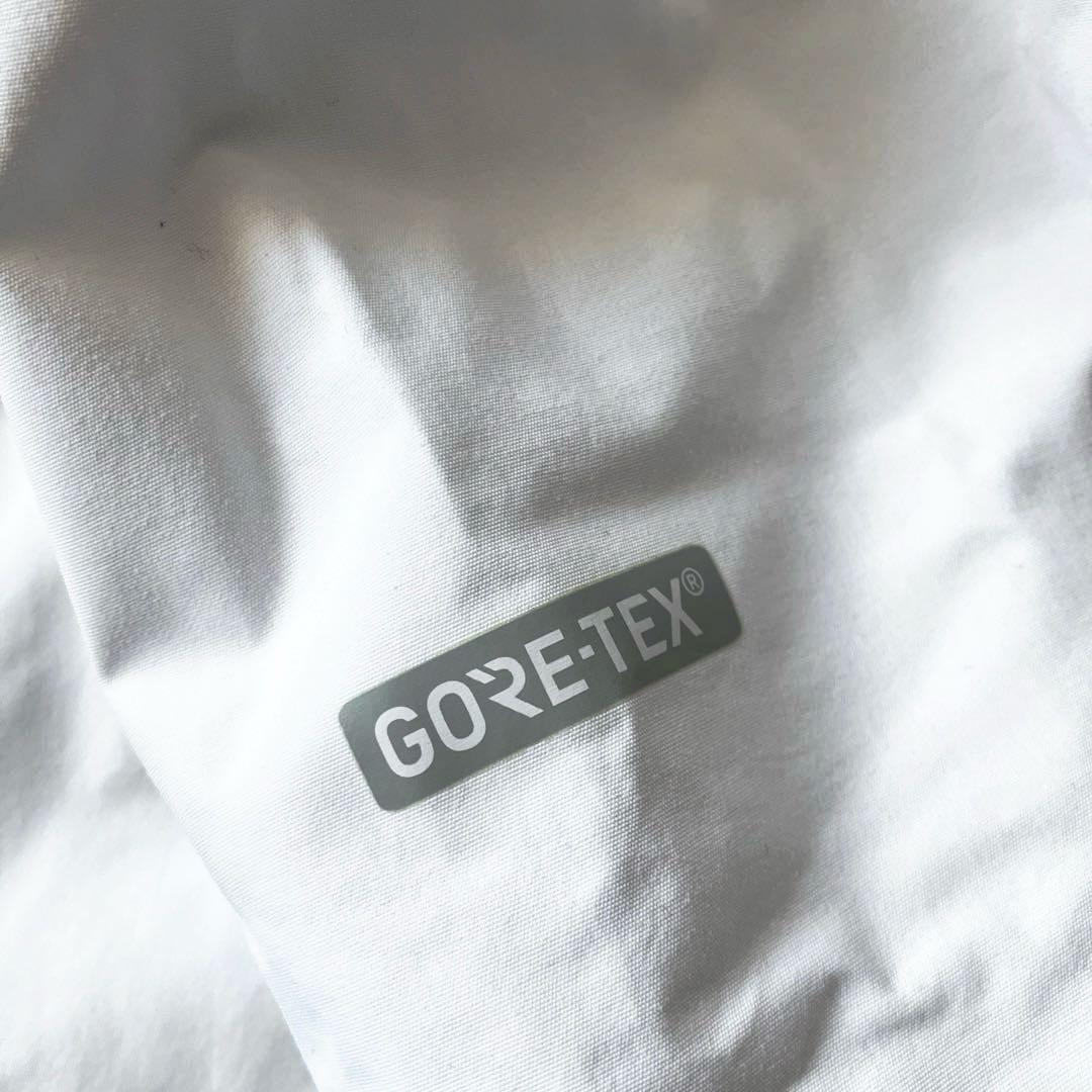 #4i✨VOLCOM ゴアテックス✨スノボウェア ジャケット メンズM 白