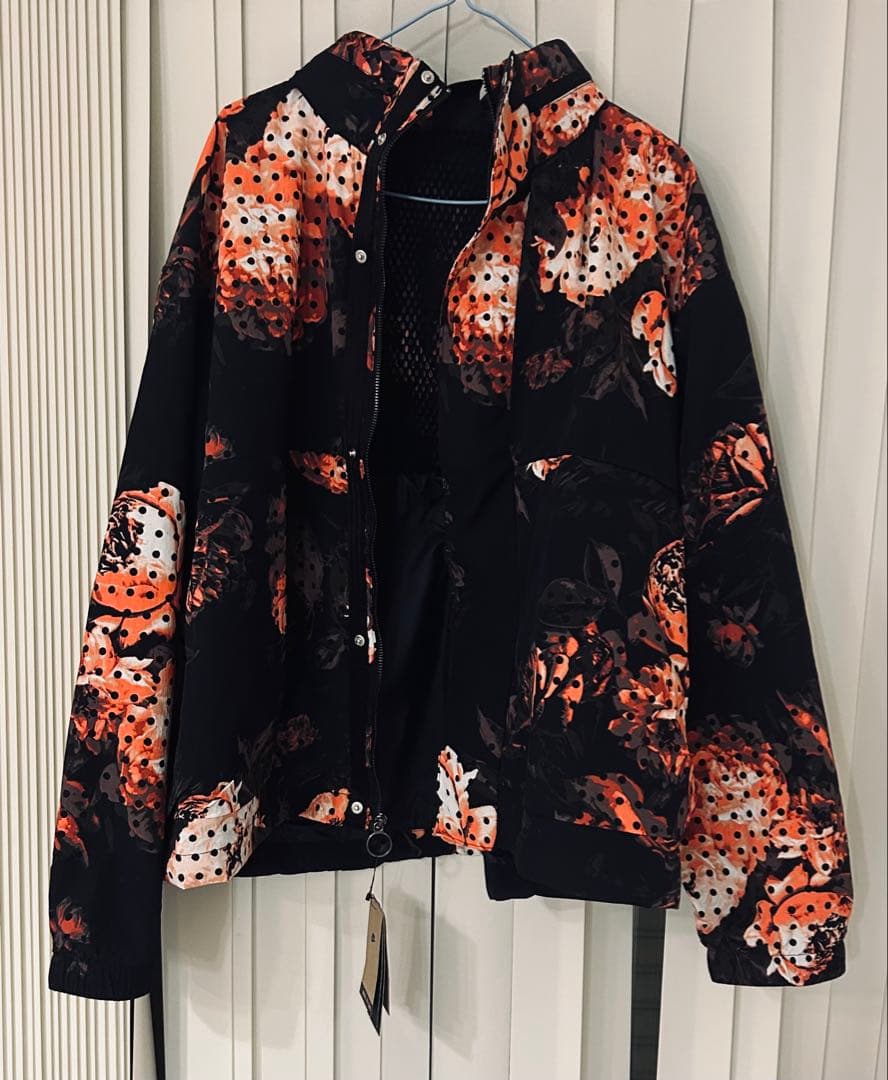 NIKE フラワー柄 フード付きジャケット