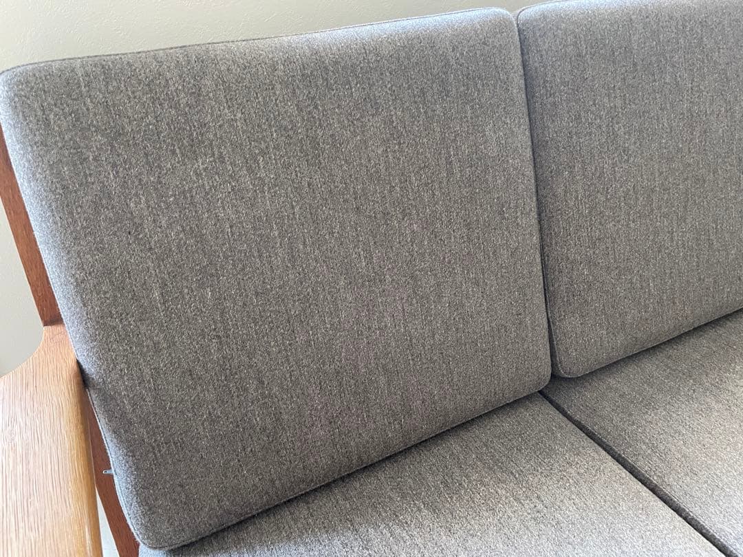 ソファクッションカバー（ケアロップヴァヴェリ社生地使用）