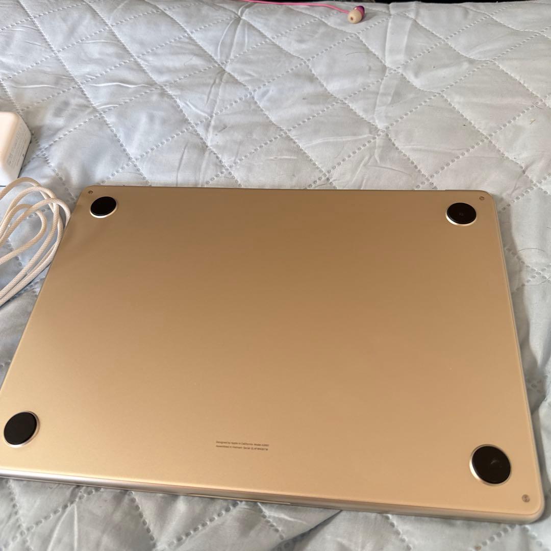 B*)様 美品!Apple MacBook air 13インチ M2 スターライ