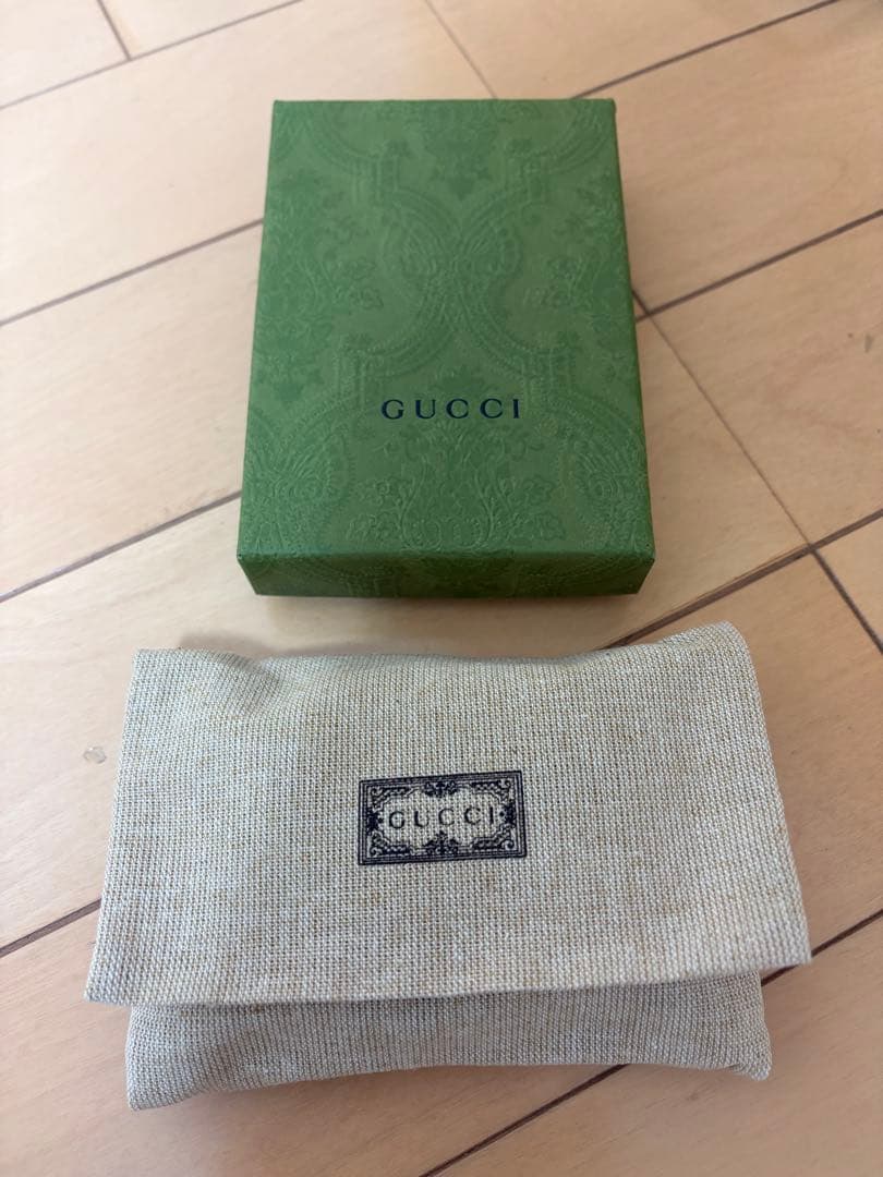 新品未使用☆GUCCI☆花柄シュシュ☆グッチ